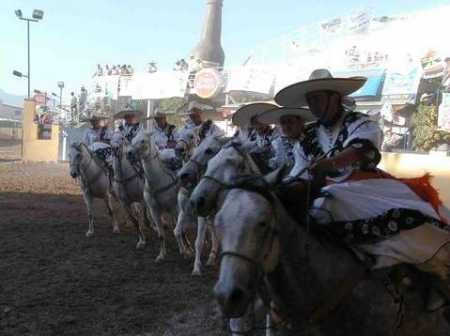 Damas de honor online charras