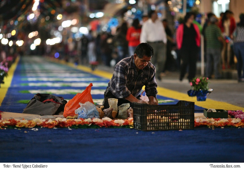 La noche que nadie duerme, Las alfombras huamantla 2015 - Foto