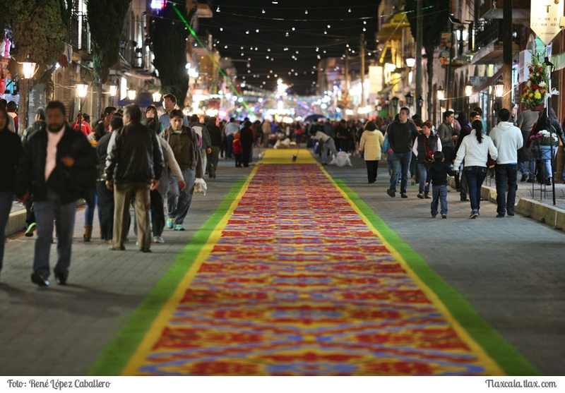 La noche que nadie duerme, Las alfombras huamantla 2015 - Foto