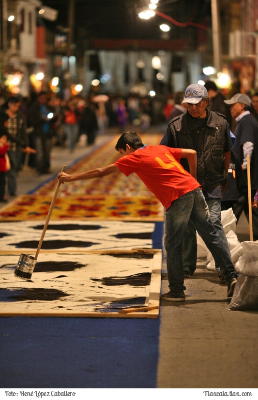 La noche que nadie duerme, Las alfombras huamantla 2015 - Foto