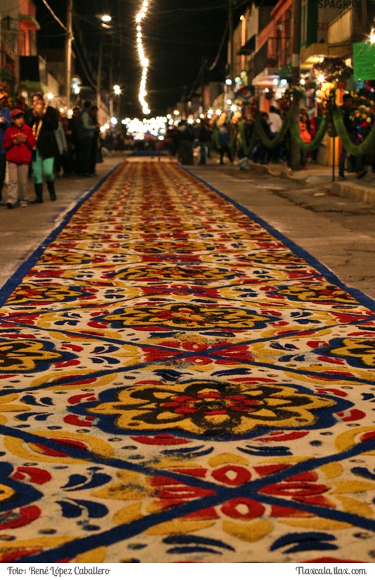 La noche que nadie duerme, Las alfombras huamantla 2015 - Foto