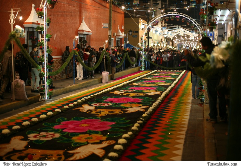 La noche que nadie duerme, Las alfombras huamantla 2015 - Foto