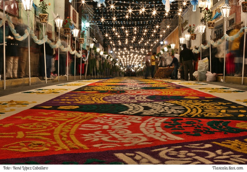 La noche que nadie duerme, Las alfombras huamantla 2015 - Foto