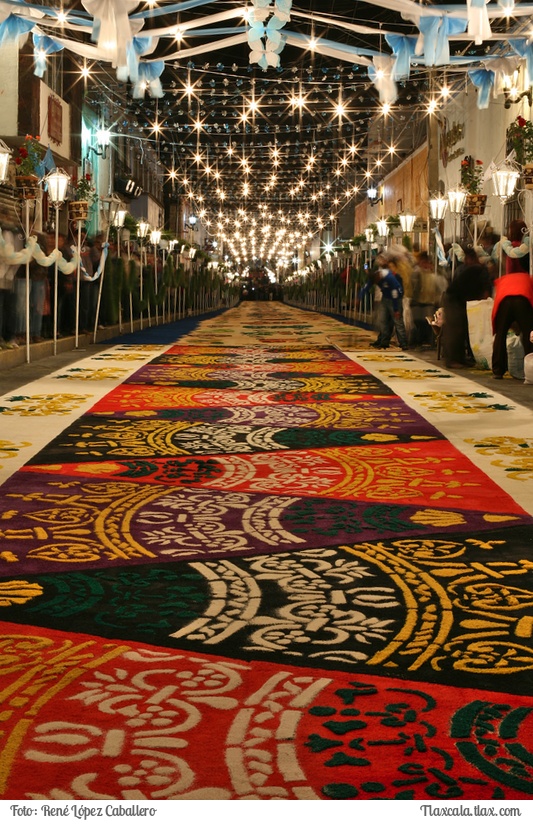 La noche que nadie duerme, Las alfombras huamantla 2015 - Foto