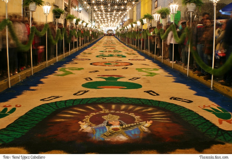 La noche que nadie duerme, Las alfombras huamantla 2015 - Foto