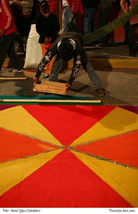 La noche que nadie duerme, Las alfombras huamantla 2015 - Foto