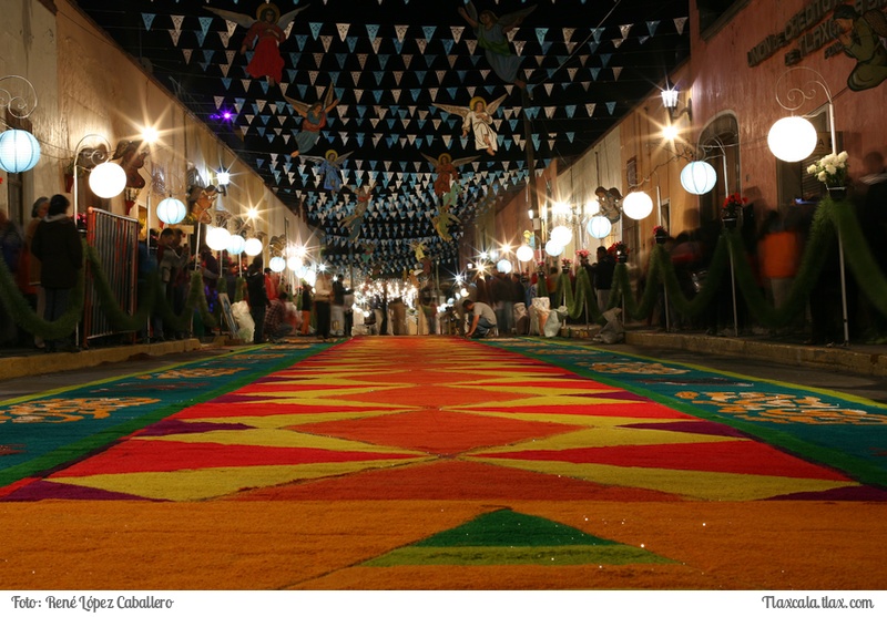 La noche que nadie duerme, Las alfombras huamantla 2015 - Foto