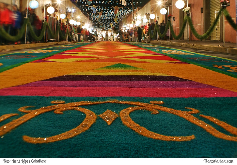 La noche que nadie duerme, Las alfombras huamantla 2015 - Foto