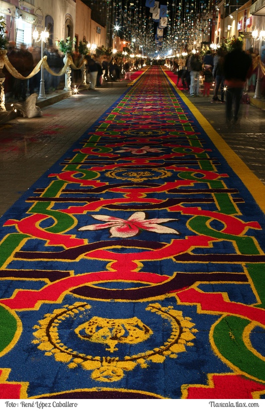 La noche que nadie duerme, Las alfombras huamantla 2015 - Foto