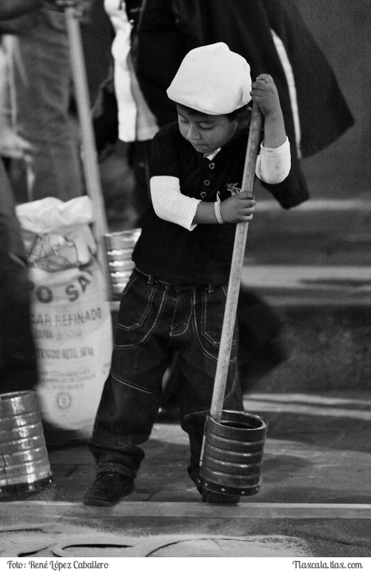 La noche que nadie duerme, Las alfombras huamantla 2015 - Foto